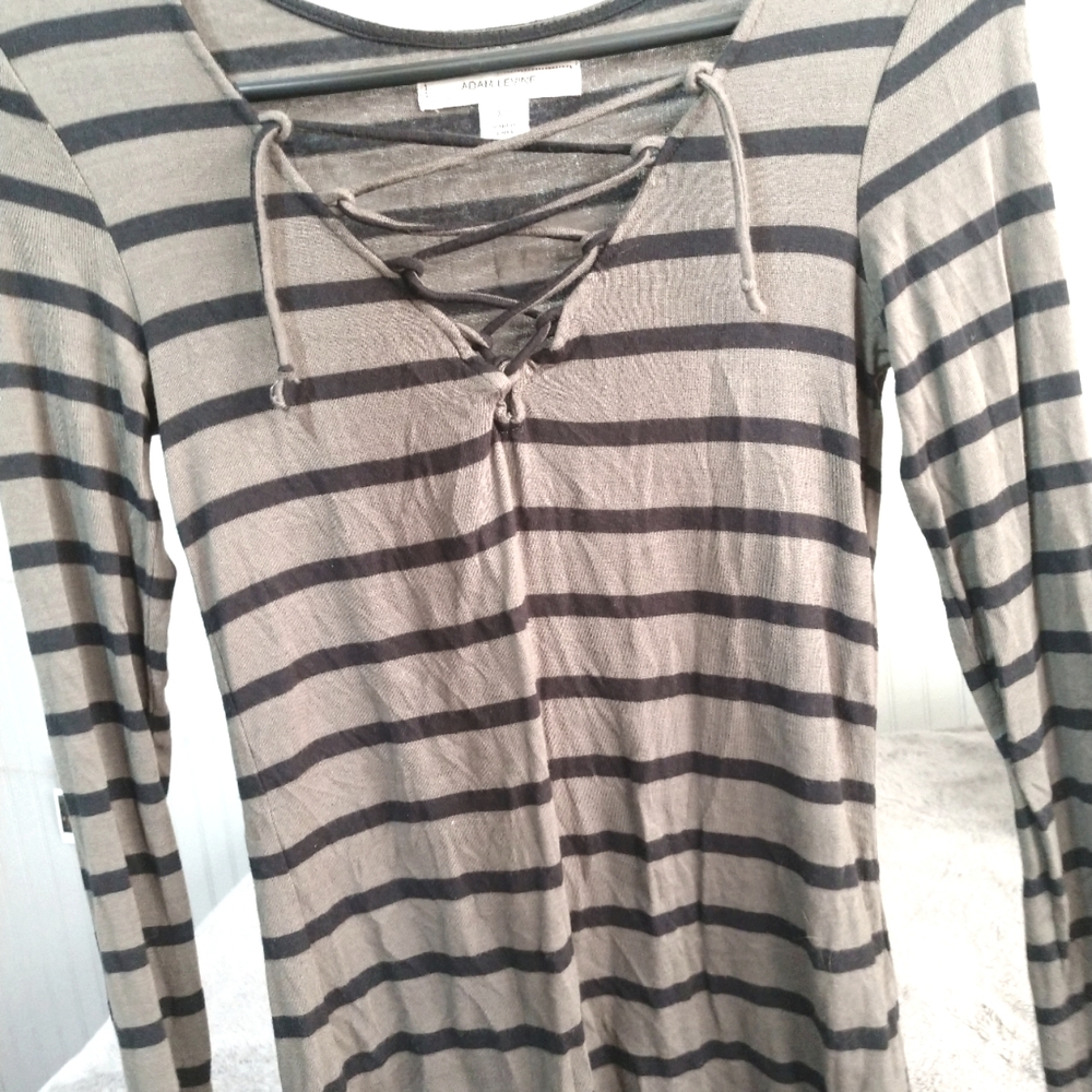 Long sleeve with criss cross